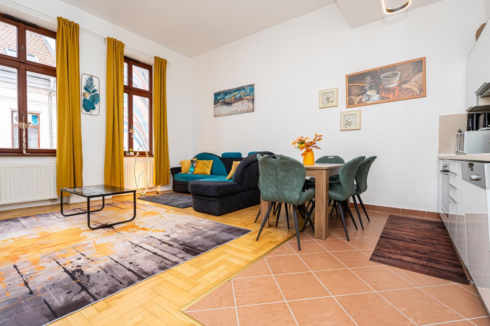 Apartamento My Gozsdu Historic Passage *